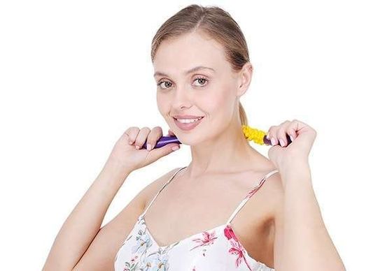 Massagista de pescoço portátil feito de plástico reciclável para relaxamento personalizado