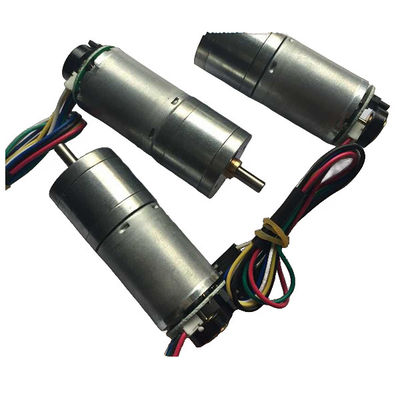 Motor de engrenagem para pequenos aparelhos com construção com ímã permanente e tensão nominal de 7,4 V