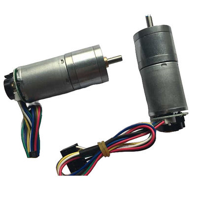 Motor de engrenagem para pequenos aparelhos com construção com ímã permanente e tensão nominal de 7,4 V